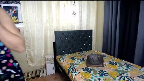 hugejuicyhotdog online show from 23, 11, 2025