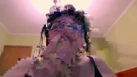 HugeTitsXXX online show from 12, 12, 2024