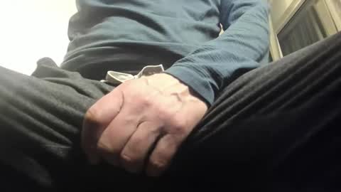 Snapshot of hung_hot_fit10 chatting on 16, 12, 2024 Big uncut cock dripping online show from 16, 12, 2024