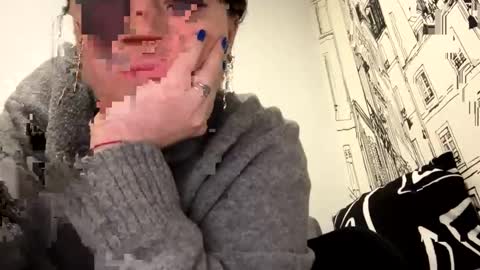 Evelyn  online show from 15, 1, 2025