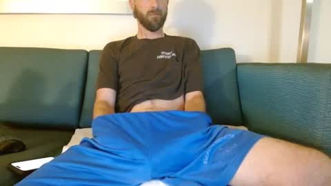 Snapshot of hungslim8inch chatting on 16, 6, 2026 King Hungslim online show from 16, 6, 2026