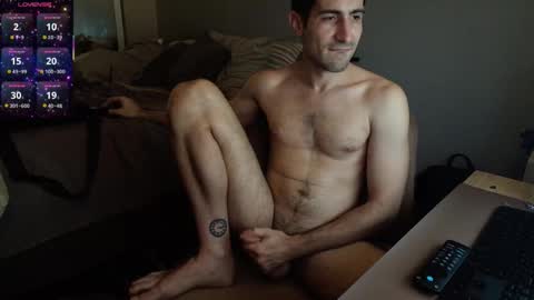 Snapshot of hungtechguy chatting on 17, 11, 2025 HungTechGuy online show from 17, 11, 2025