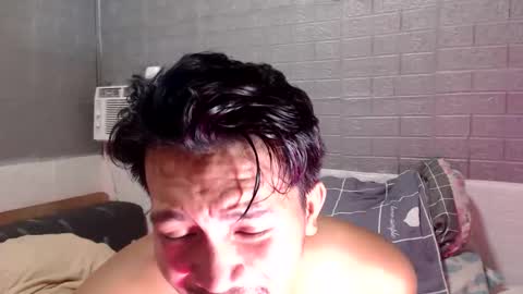 hunkylloyd online show from 5, 4, 2026