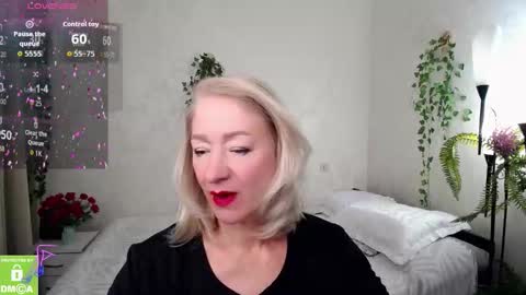 Snapshot of hunters_woman chatting on 29, 9, 2025 Irena online show from 29, 9, 2025