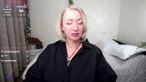 Snapshot of hunters_woman chatting on 23, 11, 2025 Irena online show from 23, 11, 2025