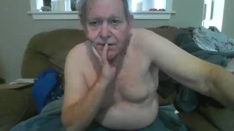 Snapshot of hvl13 chatting on 3, 12, 2025 hvl13 online show from 3, 12, 2025