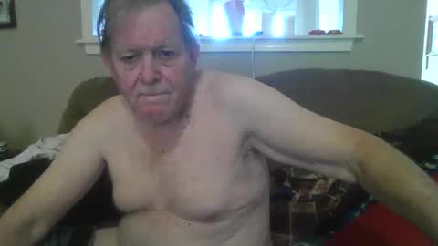 Snapshot of hvl13 chatting on 17, 12, 2025 hvl13 online show from 17, 12, 2025