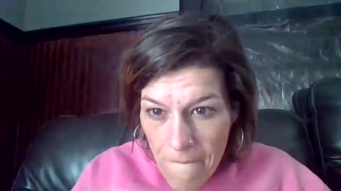 Snapshot of hydiejo777 chatting on 14, 10, 2025 hydiejo777 online show from 14, 10, 2025