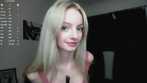 Snapshot of hypno_eyes_babe chatting on 18, 10, 2025 Kate online show from 18, 10, 2025