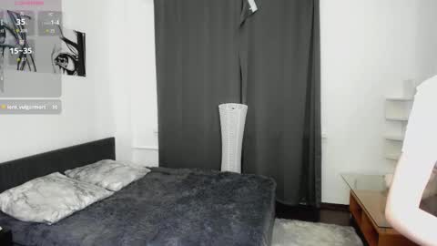 Snapshot of hypno_eyes_babe chatting on 24, 10, 2025 Kate online show from 24, 10, 2025