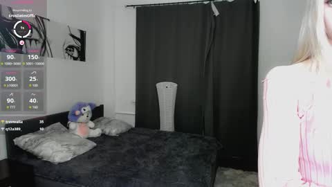 Snapshot of hypno_eyes_babe chatting on 6, 11, 2025 Kate online show from 6, 11, 2025