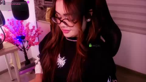 Snapshot of i_am_ari chatting on 6, 8, 2026 Ari online show from 6, 8, 2026