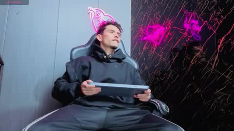 kelvis online show from 9, 11, 2025