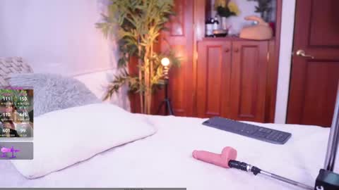 Snapshot of i_am_lucy1 chatting on 4, 11, 2025 Lucy online show from 4, 11, 2025