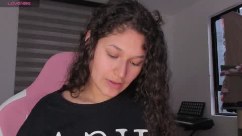 Snapshot of iam_nikki chatting on 5, 1, 2025 On instagram Imm NikkiHelp me reach 100 likes online show from 5, 1, 2025