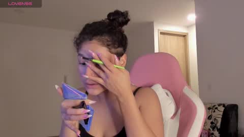 Snapshot of iam_nikki chatting on 21, 2, 2025 On instagram Imm NikkiHelp me reach 100 likes online show from 21, 2, 2025