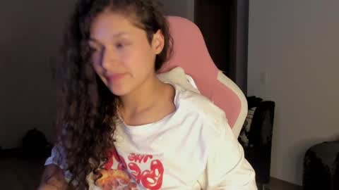 Snapshot of iam_nikki chatting on 1, 3, 2025 On instagram Imm NikkiHelp me reach 100 likes online show from 1, 3, 2025