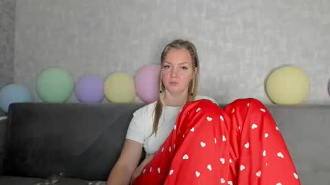 Snapshot of iam_venus chatting on 28, 10, 2025 Venus online show from 28, 10, 2025