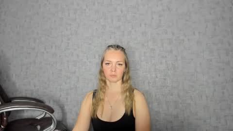 Snapshot of iam_venus chatting on 8, 11, 2025 Venus online show from 8, 11, 2025