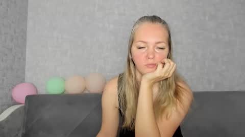 Snapshot of iam_venus chatting on 9, 11, 2025 Venus online show from 9, 11, 2025