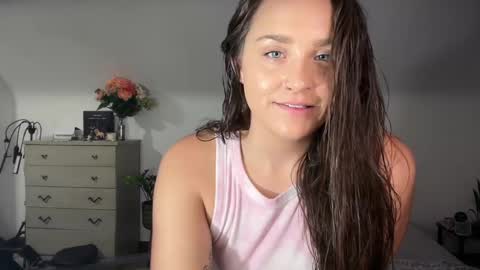 Snapshot of iamcrystalann chatting on 3, 11, 2025 Crystal online show from 3, 11, 2025