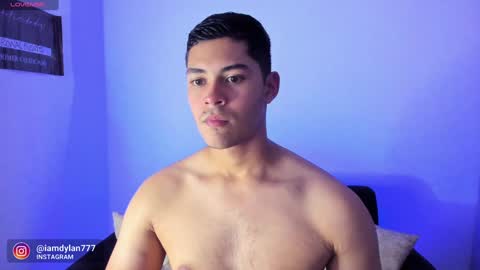 Snapshot of iamdylan777 chatting on 22, 1, 2025 Dylan independent model online show from 22, 1, 2025