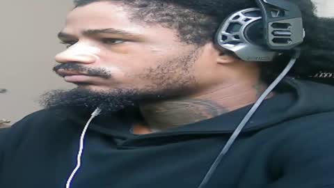 Snapshot of iamjohnny4u chatting on 19, 12, 2025 iamjohnny4u online show from 19, 12, 2025