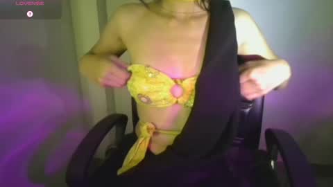 Snapshot of iamsweethoney chatting on 29, 11, 2025 hainnahh online show from 29, 11, 2025