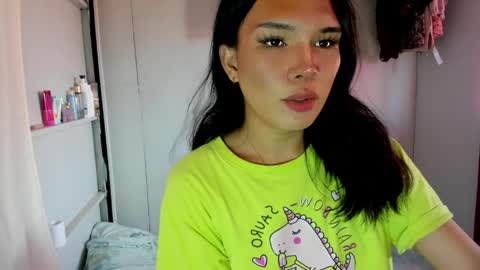 Snapshot of iamyourdesire_ chatting on 30, 3, 2026 shhh online show from 30, 3, 2026