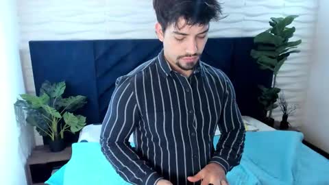 Snapshot of ian_davis chatting on 23, 10, 2025 Ian Davis online show from 23, 10, 2025