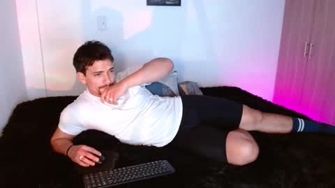 Snapshot of ian_davis chatting on 1, 12, 2025 Ian Davis online show from 1, 12, 2025