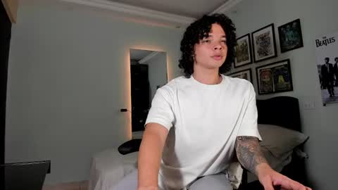 Snapshot of ian_versace chatting on 10, 7, 2026 Andres online show from 10, 7, 2026