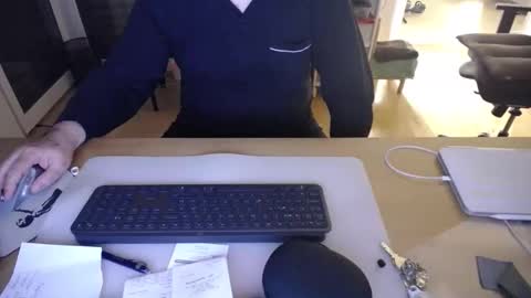 iandy12 online show from 19, 4, 2026