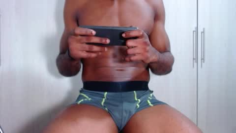 Snapshot of ianrashatxxx chatting on 28, 11, 2025 Ian Rashad online show from 28, 11, 2025