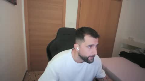 Snapshot of iberian_macho chatting on 20, 11, 2025 iberian_macho online show from 20, 11, 2025