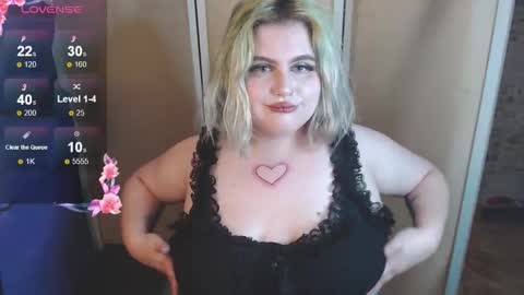 Snapshot of ice_baby01 chatting on 11, 10, 2025 Alice Bunny666 online show from 11, 10, 2025