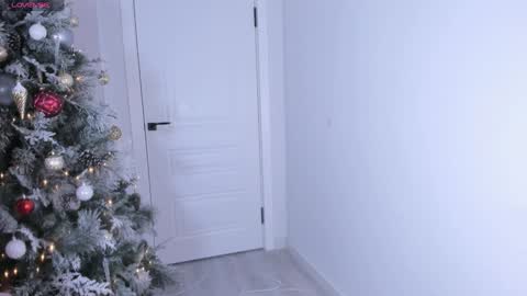 Hitomi   online show from 2, 1, 2025