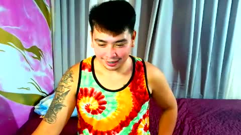 Snapshot of iconic_vince chatting on 28, 10, 2025 iconic_vince online show from 28, 10, 2025