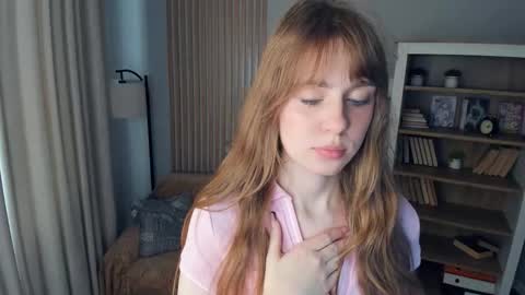 Snapshot of icyhoneybite chatting on 19, 9, 2025 Jane online show from 19, 9, 2025