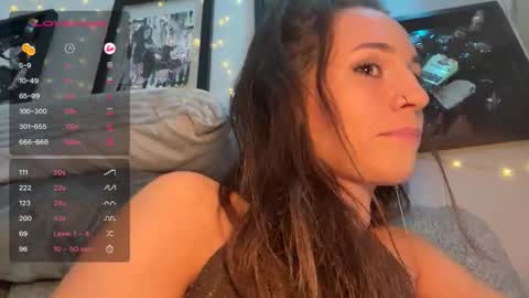 Snapshot of icyspice chatting on 4, 12, 2025 icyspice online show from 4, 12, 2025