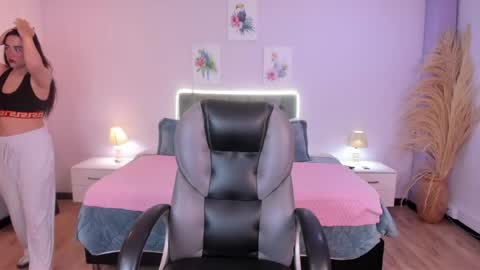 Icy online show from 15, 4, 2026