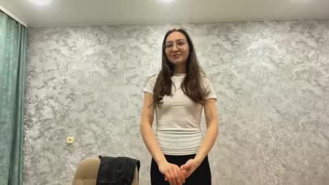 Snapshot of idellmannheim chatting on 3, 11, 2025 Sofi online show from 3, 11, 2025