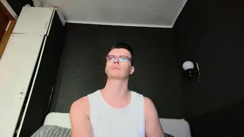 Snapshot of idici chatting on 10, 12, 2024 idici online show from 10, 12, 2024