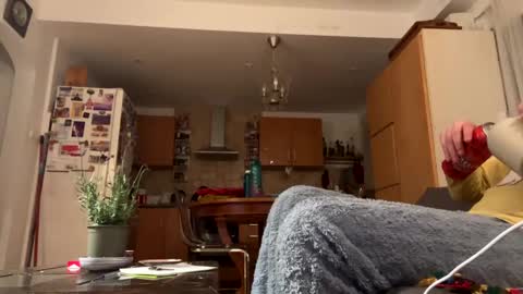 idkwhattowatch online show from 2, 2, 2025