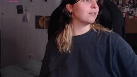 Snapshot of idontknowwhyjojo chatting on 28, 6, 2026 Saya online show from 28, 6, 2026