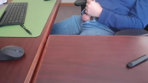 Snapshot of ifuk1stdate chatting on 6, 12, 2024 Hung office Stud online show from 6, 12, 2024