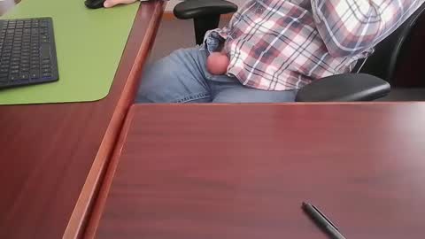 Snapshot of ifuk1stdate chatting on 23, 1, 2025 Hung office Stud online show from 23, 1, 2025