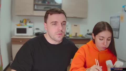 Julia and Mira online show from 3, 1, 2025