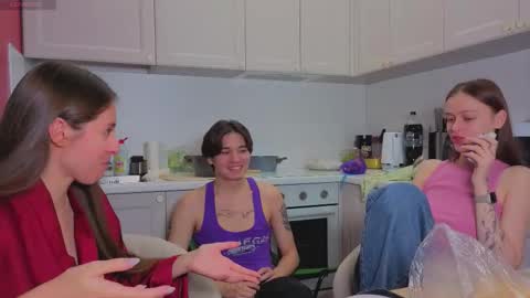 Julia and Mira online show from 28, 11, 2025