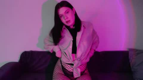 Vella online show from 12, 9, 2025